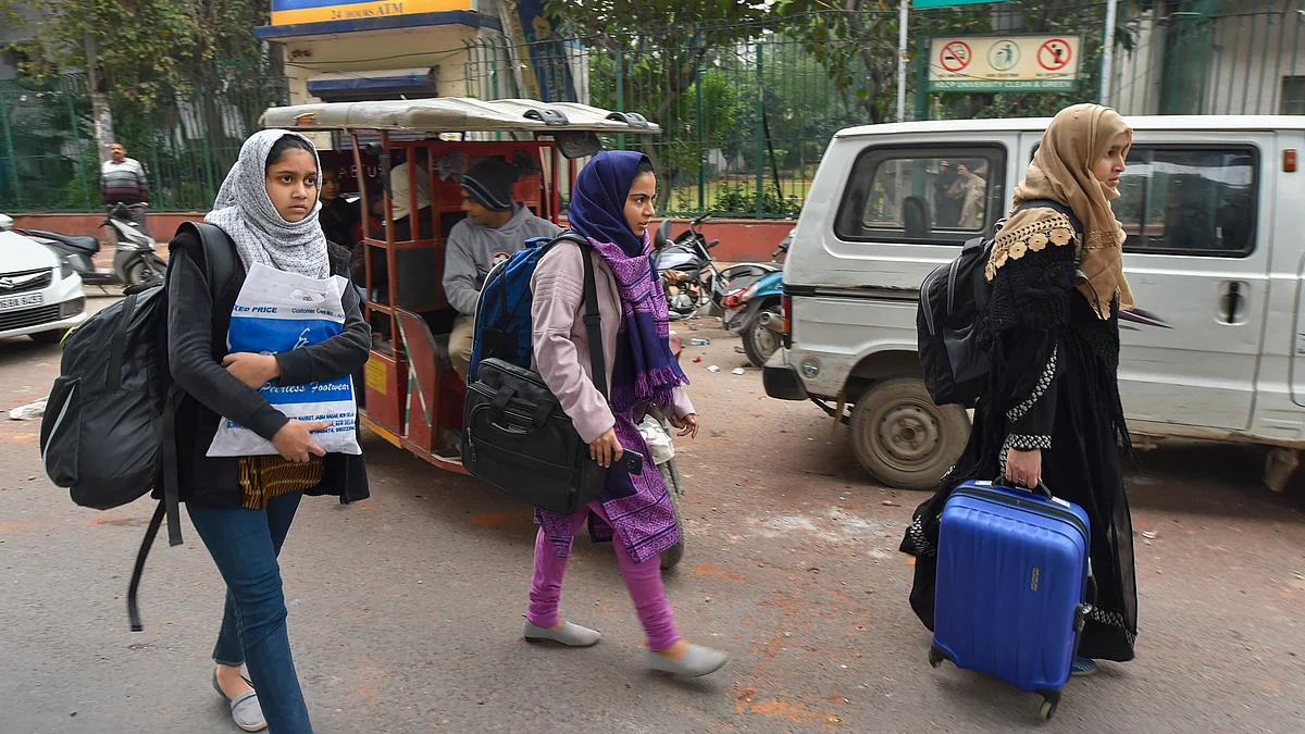 Post Sunday violence, Jamia students vacate hostel