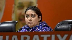 Onion prices bring some giggles with tears: Twitterati recalls Smriti Irani’s old onion tweet