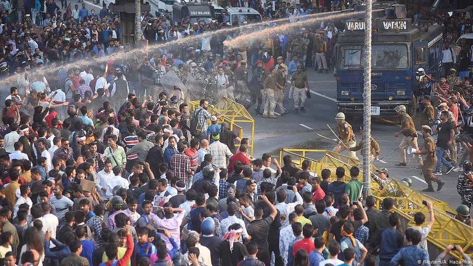 Political parties cannot  abdicate responsibility and leave task of opposing NRC to students    