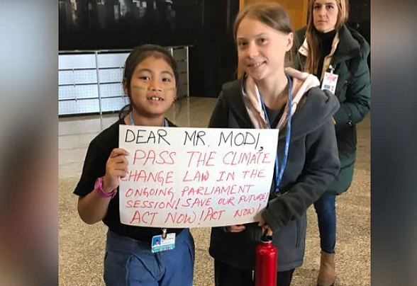 Licypriya with Greta Thunberg (Twitter)