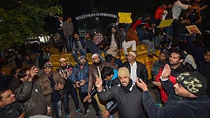Jamia protest: 2 men admitted to Safdarjung Hospital with ‘gunshot injury’