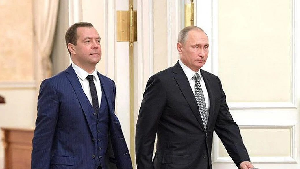 Russian President Vladimir Putin (right) with Prime Minister Dmitry Medvedev (file photo)