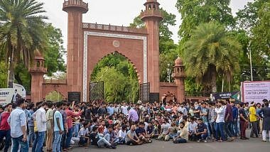 Students protesting against the VC after brutal police action on students on Dec 15, 2019.