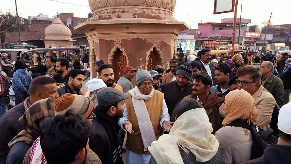 Rihai Manch chairman advocate Muhammad Shoaib at Ghanta Ghar, Lucknow