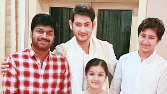 Director Anil Ravipudi with actor Mahesh and his children at Tirupati Balaji after the film’s success