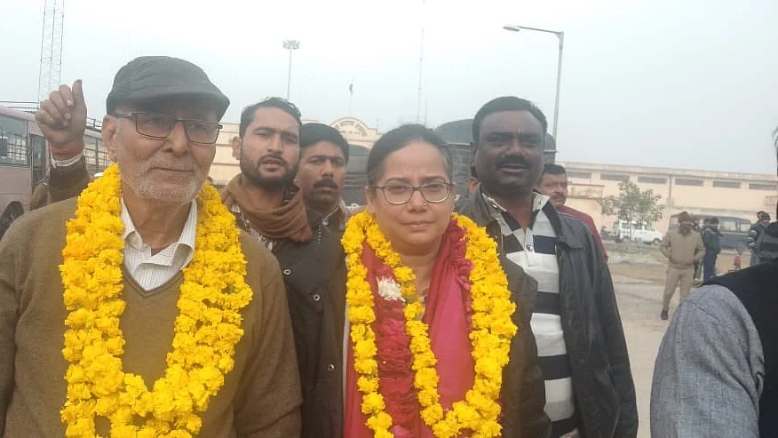 Anti-CAA protests: Activist Sadaf Jafar, former IPS officer SR Darapuri released from Lucknow jail