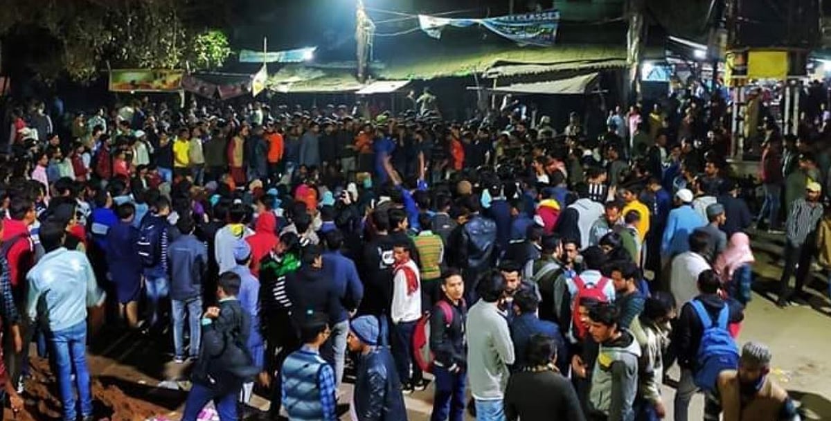 Uttar Pradesh: Police issue prohibitory notices  to 4,000 people in Aligarh  