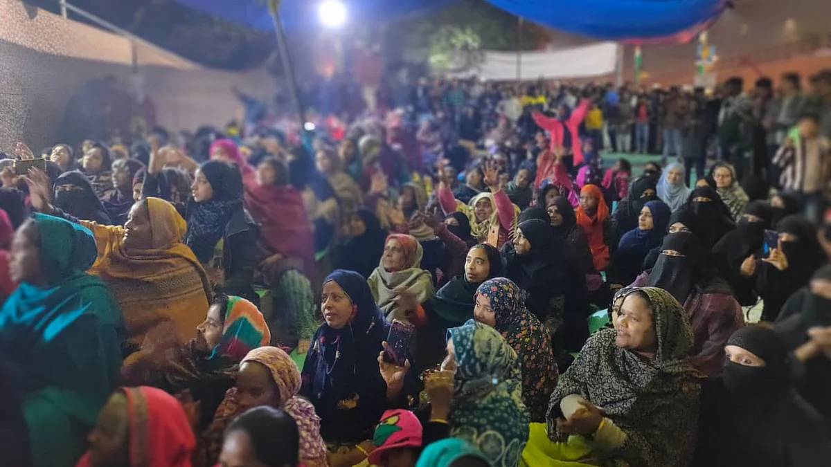 Women protesting at Nizamuddin