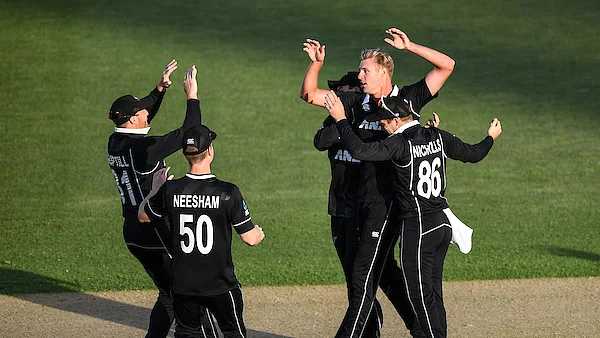 New Zealand beat India by 22 runs in second ODI to seal series 2-0