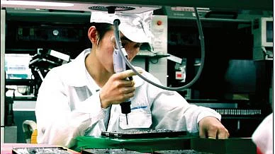  Foxconn making masks, why not Facebook?  