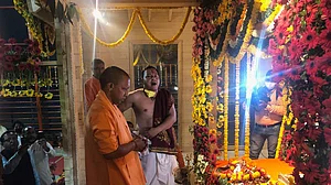 Ram Lalla shifted from tent to temporary temple