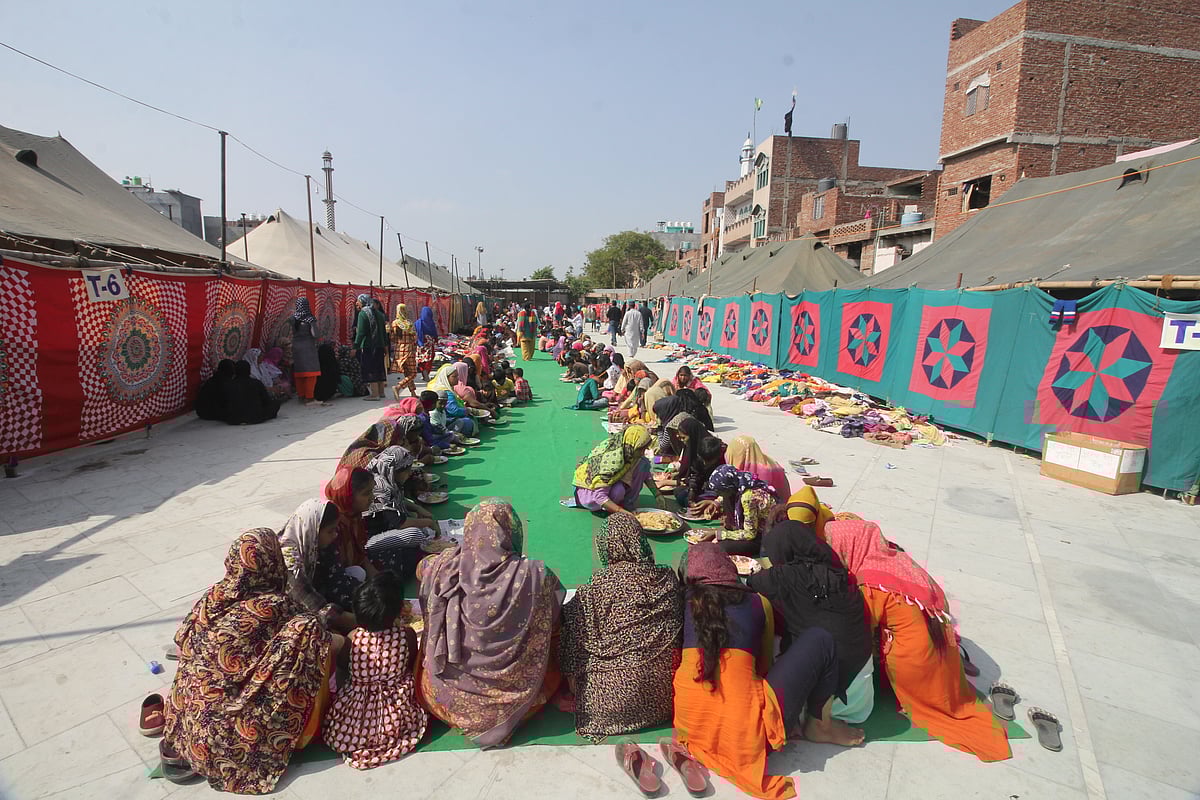 Delhi pogrom: First relief camp set up in Mustafabad woefully inadequate; no govt role except providing tents
