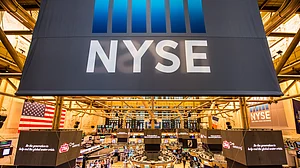 Dow plunges nearly 10% in worst session since 1987 crash