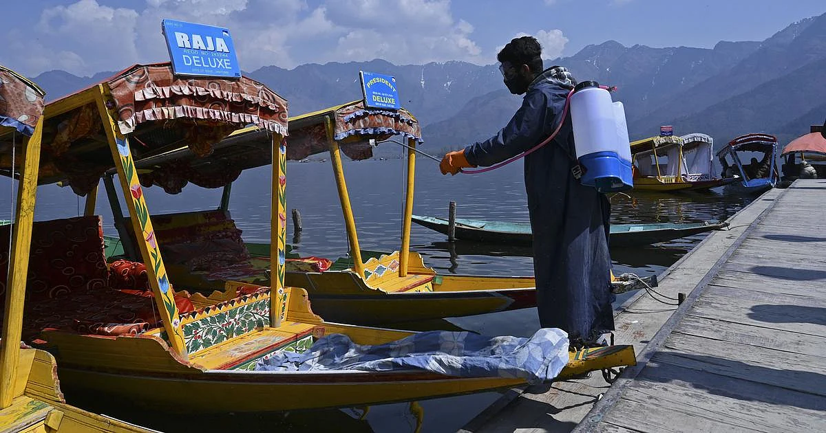 Kashmiris lend helping hand to fight Covid-19