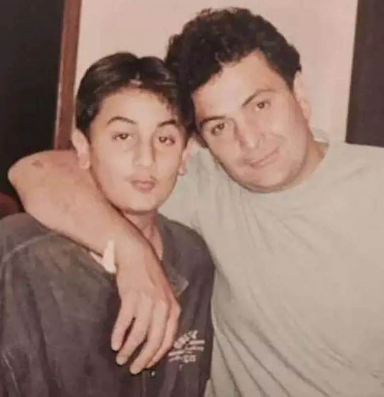 Rishi Kapoor with son Ranbir Kapoor (Photo Courtesy: social media)