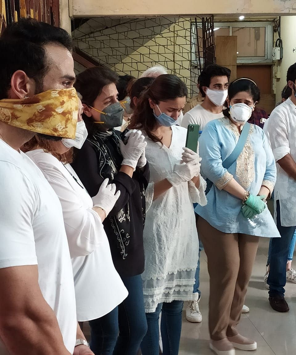 LIVE News Updates: Reliance Jio reports 177% jump in Q4 net profit at Rs 2,331 cr