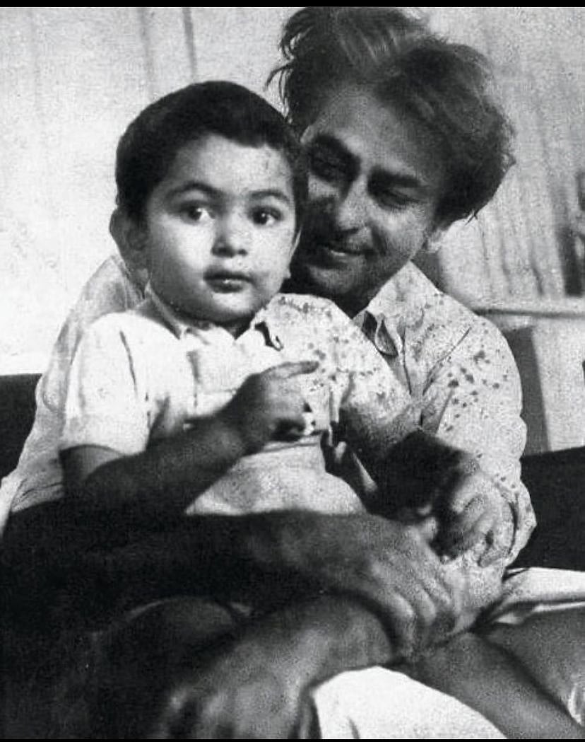 (Photo Courtesy: Twitter/Haper Collin)