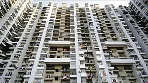 Lockdown diary by Mrinal Pande: Refugees with a balcony and a roof