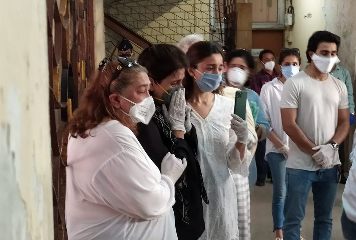 LIVE News Updates: Reliance Jio reports 177% jump in Q4 net profit at Rs 2,331 cr