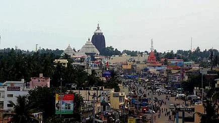 Cop suspended for forcibly entering Puri Jagannath temple  
