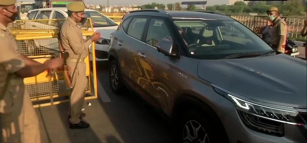 WATCH: Angry commuters stuck en route as Delhi-Ghaziabad border sealed