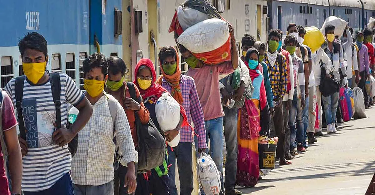 Govt in a flickering tubelight mode: Even Station Masters have no clue about trains