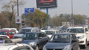 Traffic jams in Delhi, chaos at inter-state checkpoints on 1st day of lockdown 3.0