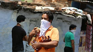 Booze 70% costlier as Delhi slaps special corona fee