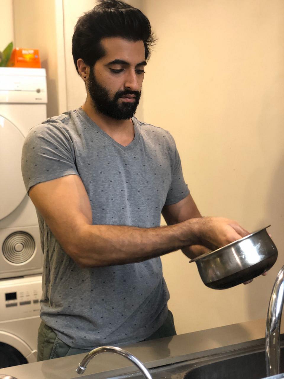 Akshay Oberoi is enjoying the lockdown