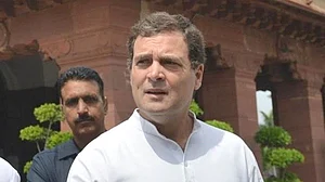 Centre should support locust-hit states, farmers, says Rahul Gandhi