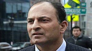 Indo-Canadian businessman stripped off top award for admission fraud