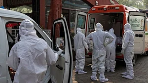 Amid surge in COVID cases, nurses ring alarm bells over safety concerns