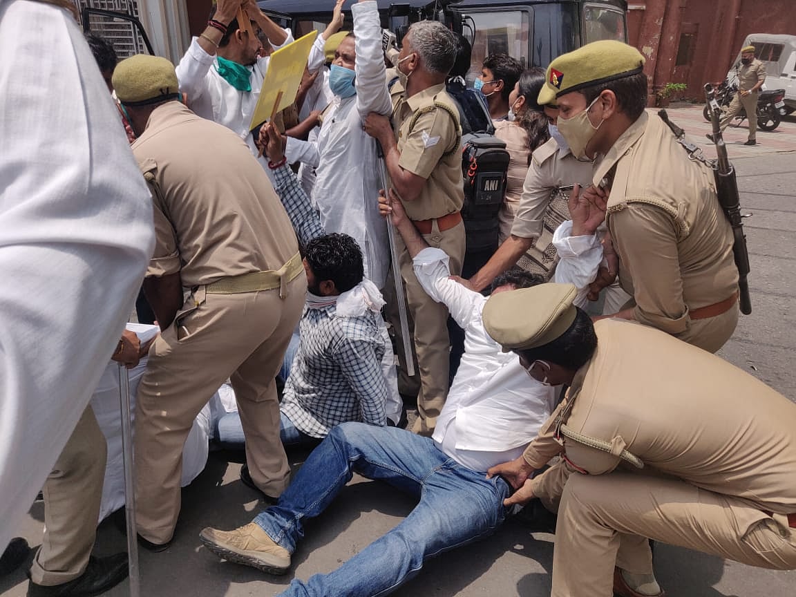 Speak up for democracy: UP Police stop Congress leaders’ dharna at Raj Bhavan, whisk away Lallu, others