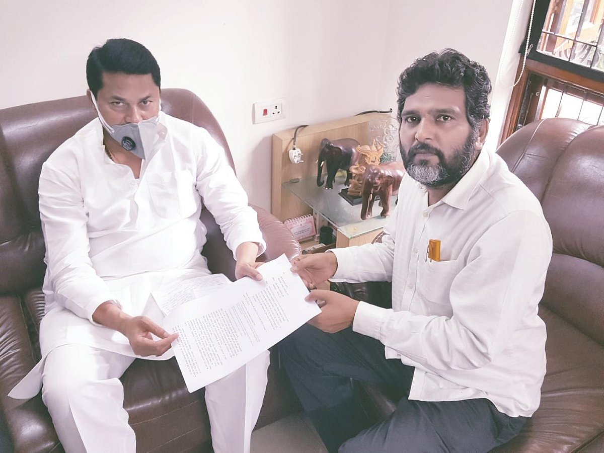 Land scam: TN Governor Purohit captured police land in Nagpur, ex-Maharashtra CM Fadnavis regularised it
