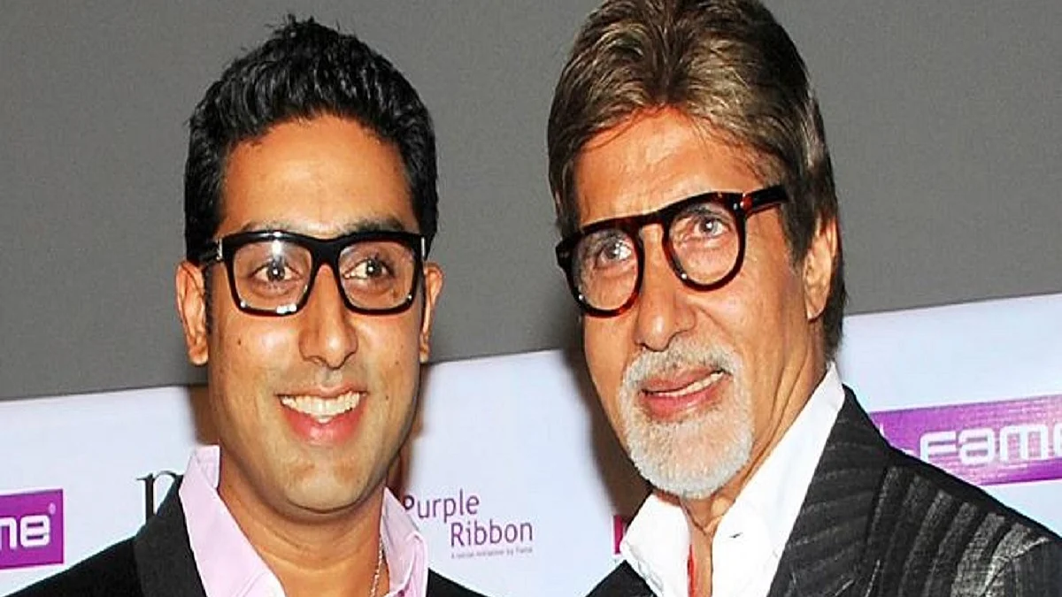 Actor Amitabh Bachchan and Abhishek Bachchan (Photo Courtesy: Twitter/@SABreakingNews)