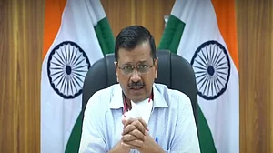 Kejriwal calls urgent meet on COVID situation