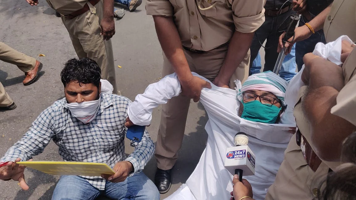 Speak up for democracy: UP Police stop Congress leaders’ dharna at Raj Bhavan, whisk away Lallu, others