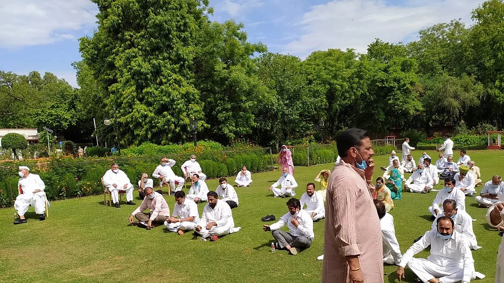 Rajasthan Congress MLAs gathered outside Raj Bhawan demanding session of the state assembly (Photo courtesy: Twitter)