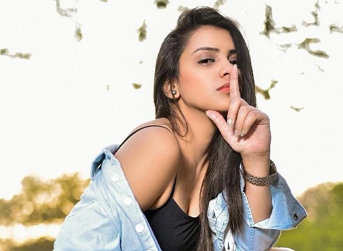 It’s difficult for outsiders in Bollywood, but not impossible, says upcoming actress Mansi Sharma
