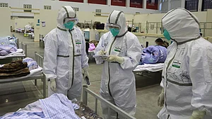 China rushes medical team to Xinjiang after sudden spike in COVID-19 cases