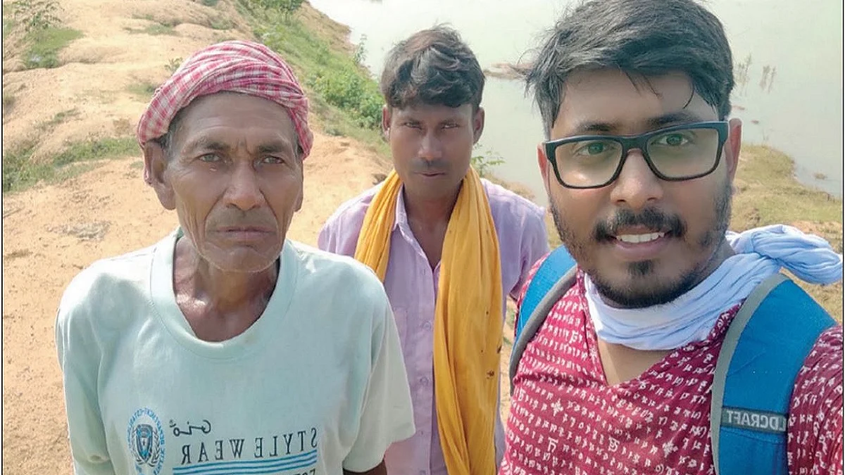  Laungi Bhuiyan (Left) 