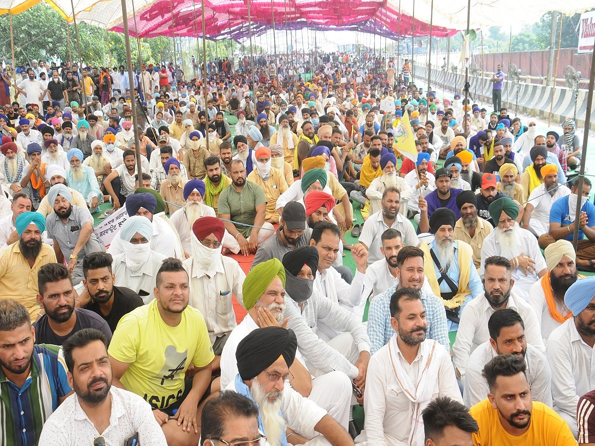 Bharat Bandh: Massive protests against farm bills throw life out of gear across Punjab and Haryana 