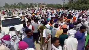 Haryana: Khattar govt feels heat of farmers protest, threat to BJP-JJP alliance looms large