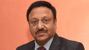 Ex-Finance Secy Rajeev Kumar assumes charge as new Election Commissioner