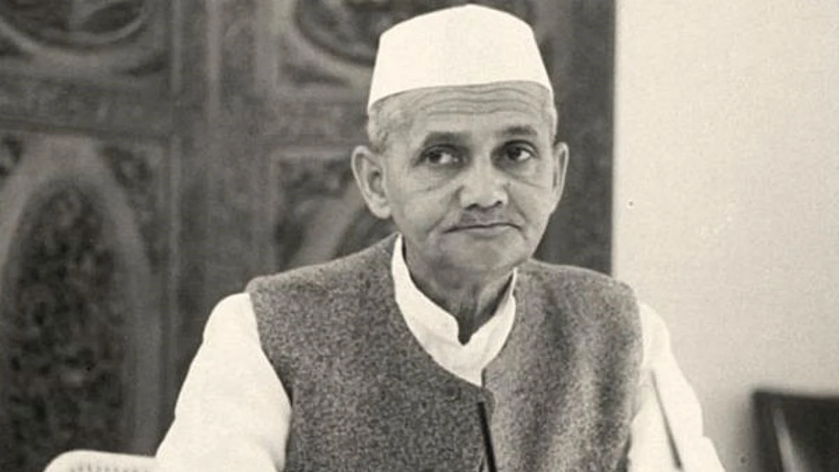 Country pays tribute to former Prime Minister Lal Bahadur Shastri on 116th birth anniversary