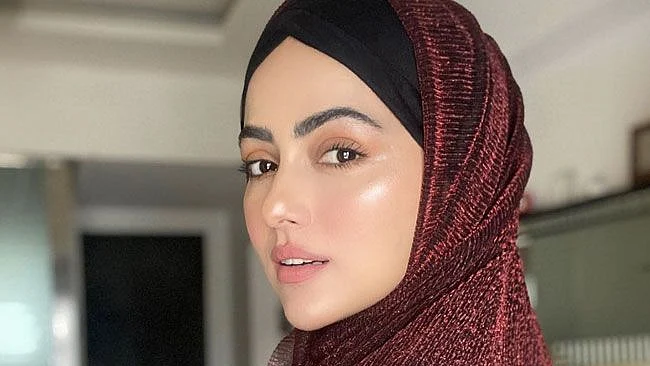 Former Bigg Boss contestant Sana Khan quits entertainment industry to ‘serve humanity’