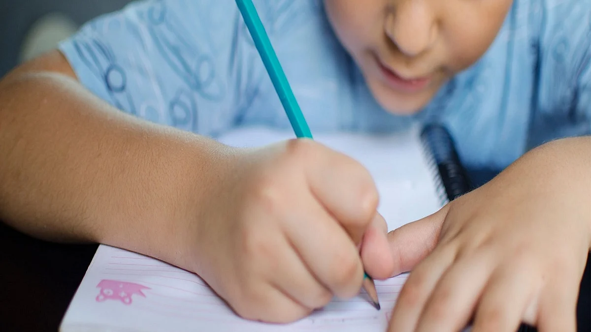Writing by hand will make kids ‘truly smart’ in digital era