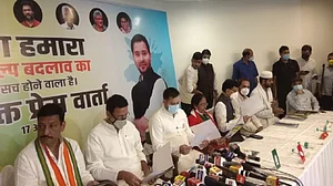 Grand Alliance releases Bihar poll manifesto, pledges change