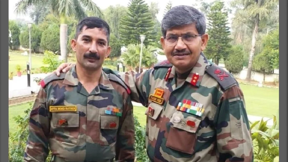 Naik Ata Mohd Lather and Maj Gen Yash Mor in 2019 