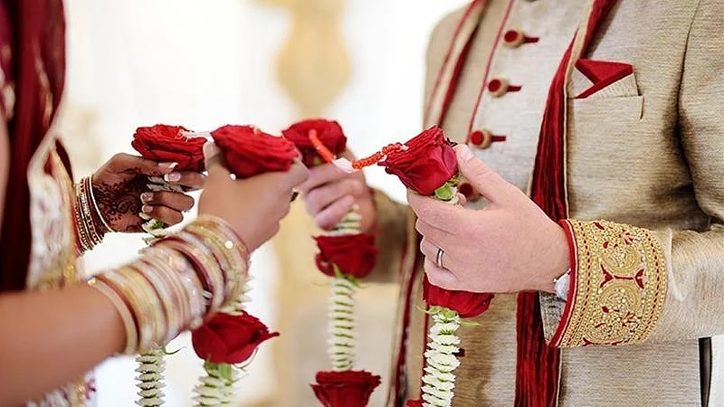 Dubai-based Indian couple hosts ‘drive-by wedding ceremony’